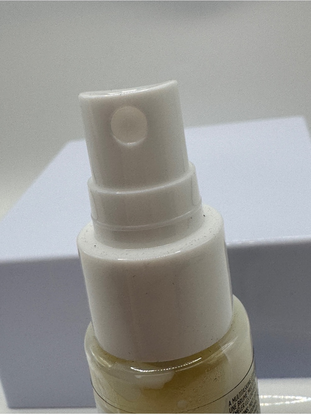 OUAI Leave-In Conditioner Spray - Picture 2 of 2